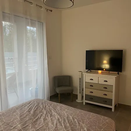 T2 Neuf U Scalu Apartment *